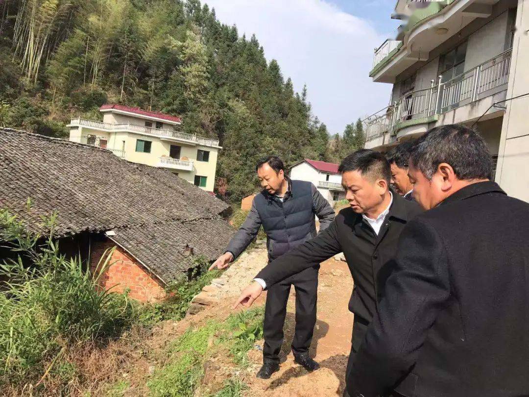 往年12月09日苏村，温暖瞬间的实时报道