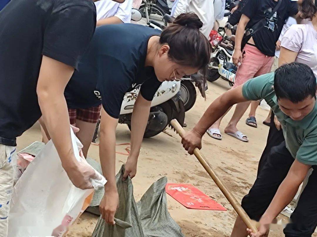 南京往事，一场突如其来的暴雨纪实——往年12月18日的暴雨实时动态回顾